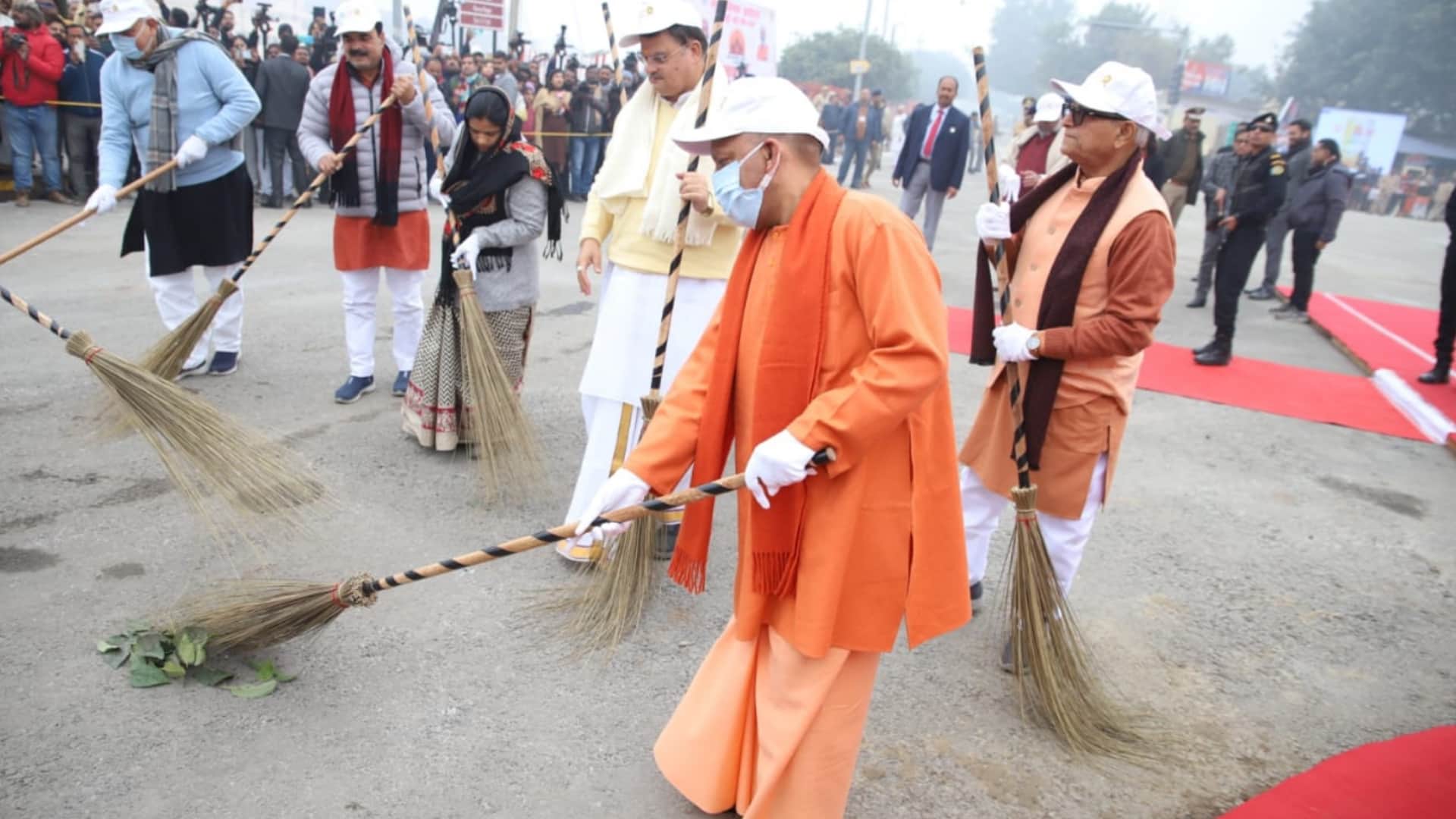 CM Yogi Adityanath starts cleanliness campaign in Ayodhya.
