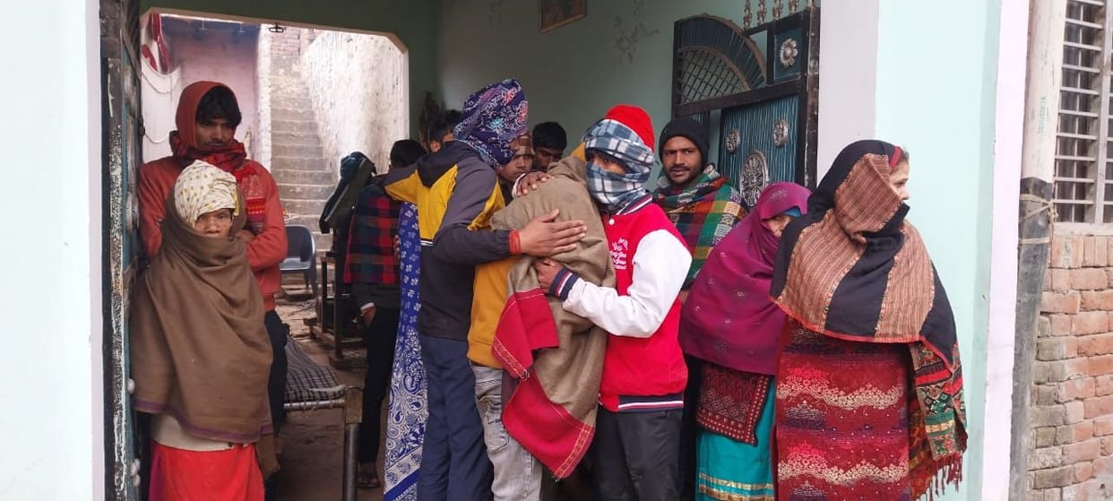 Baghpat: Dead bodies of lover couple found hanging, suspicion of murder, police engaged in investigation