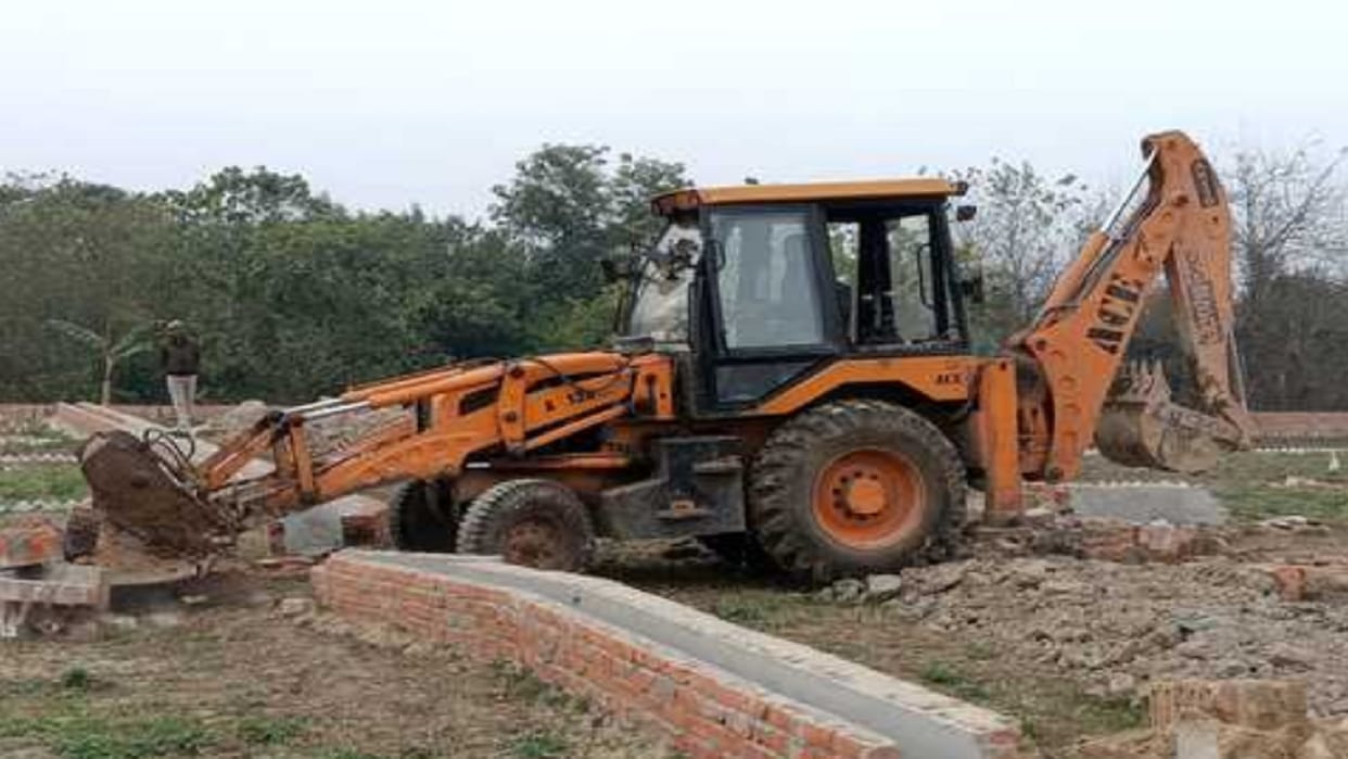 Demolition action taken on illegally colony in Pilibhit
