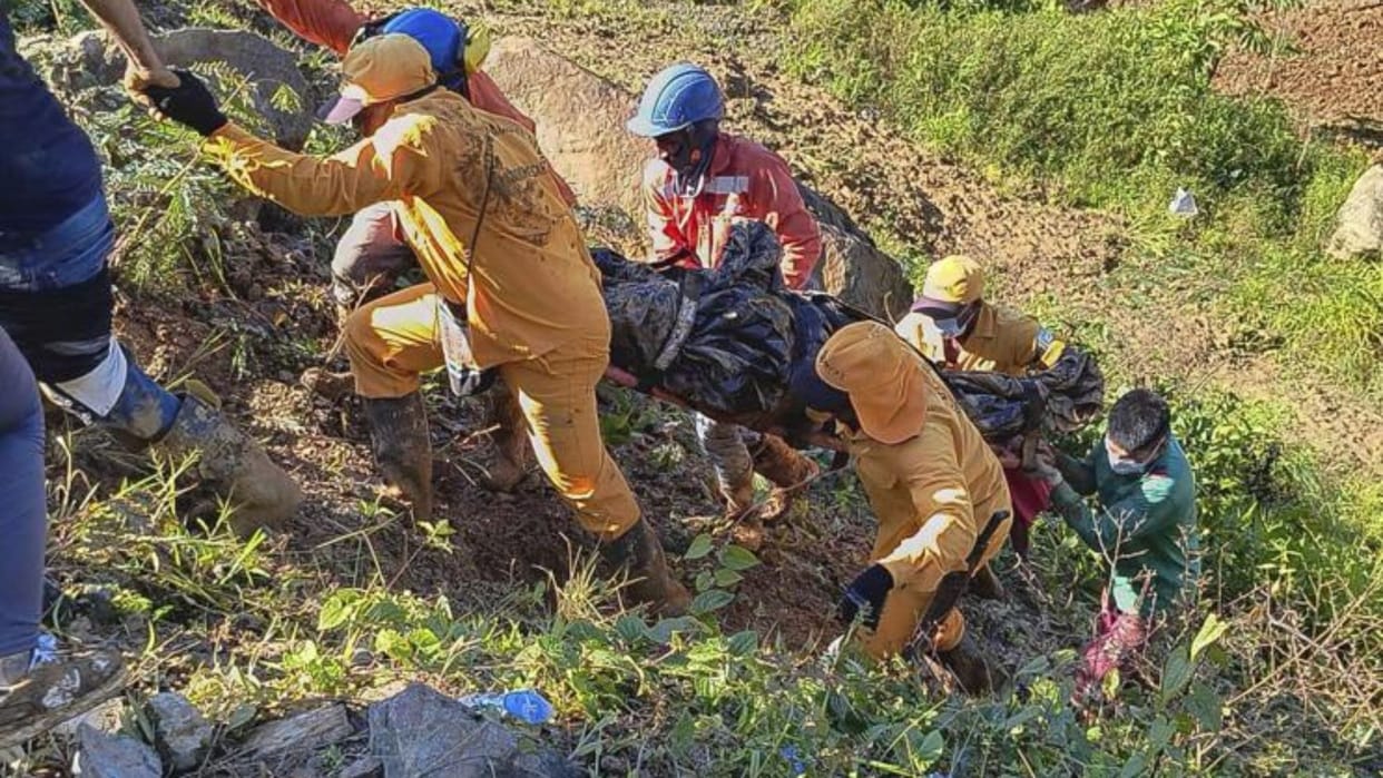 colombia mudslide killed 34 after busy road hit by mud mountain