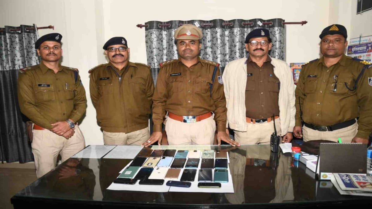 Police caught mobile phone thief gang near Jabalpur railway station