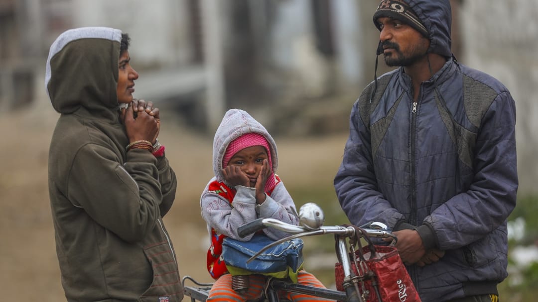 Weather Update: fog in Jammu and Srinagar mercury rises in January after 14 years snowfall in Bandipora