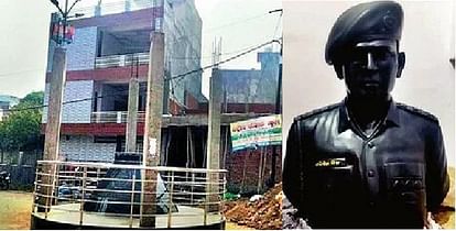 अनदेखी: शहीद कैप्टन के स्मारक को छत तक न द सके, चार पिलर बनाकर ही छोड़ा...जयपुर से आ चकी है मूर्ति, पढ़ें मामला second death anniversary of Captain Abhishek Mishra, Could not even roof the memorial of the martyr Captain