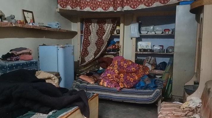 Elderly couple died of suffocation, both of them slept in the room after lighting the fireplace, sons conditio