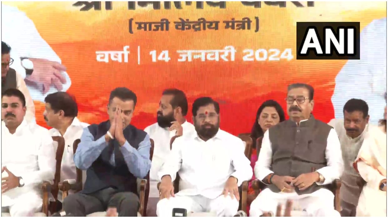 Mumbai political game changed after Milind Deora left Congress, here are the new equations now