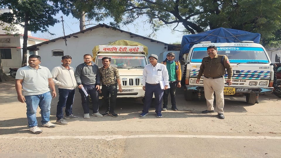 पुलिस की गिरफ्त में आरोपी