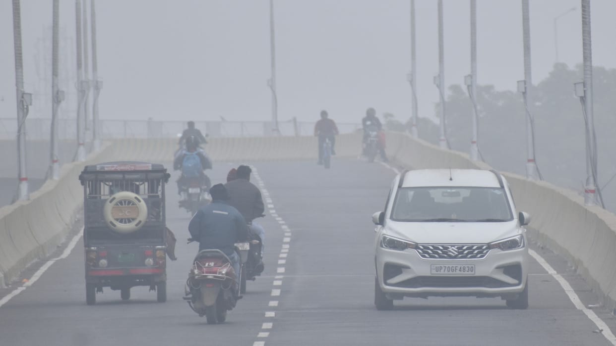 Temperature: Dense fog and melting increased the trouble, minimum mercury remained at 7 degrees Celsius.