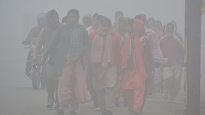 Varanasi Weather: शिमला से सर्द हुई काशी, पहाड़ों से आ रही बर्फीली हवाओं ने बढ़ाई कंपकंपी; ठंड से अभी राहत नही Varanasi Weather Forecast Update Today Kashi colder than Shimla due to winds
