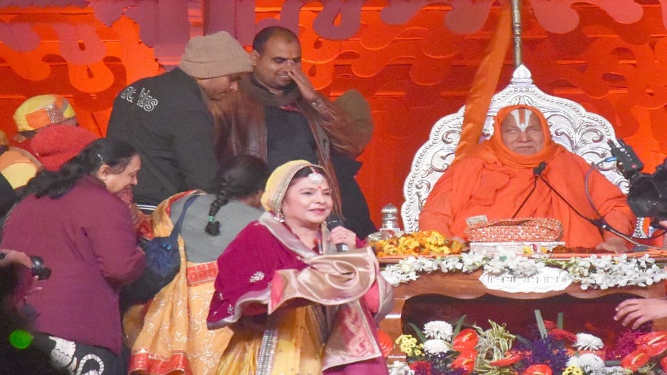 Ayodhya News: Jagadguru Rambhadracharya said, coronation will take place in every story