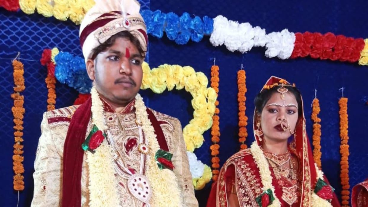 Bihar Police : Woman strangled to death for dowry in Patna,bihar police.