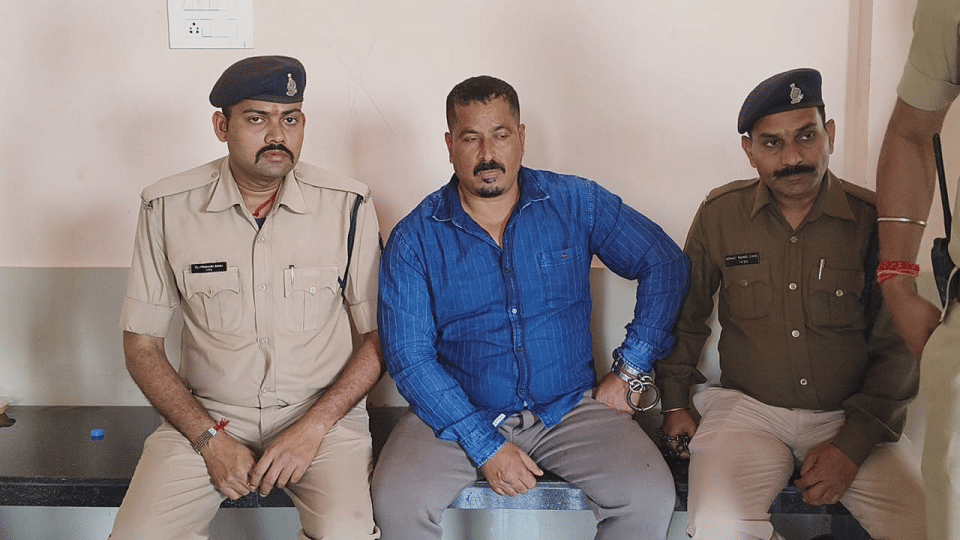 Police arrested gangster Tapan Sarkar got youth murdered over money transaction in Durg