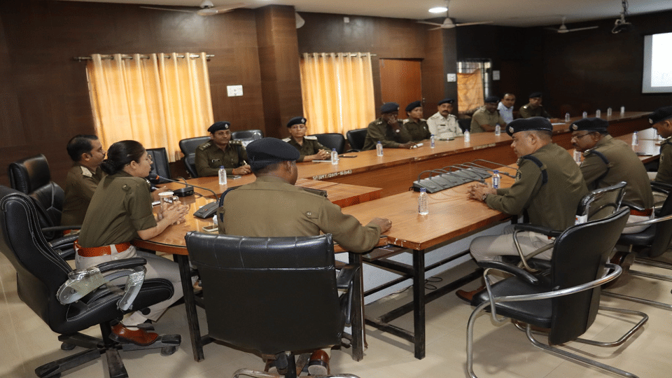 क्राइम बैठक में एसपी ने आदतन अपराधियों के खिलाफ कार्रवाई के निर्देश दिए