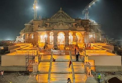 Ram Mandir: अमरोहा से अयोध्या के लिए बस सेवा आज से...बजेगी रामधुन, भक्त रामलला के दर्शन करने के लिए उत्सुक Ram Mandir: Bus service from Amroha to Ayodhya from today... Ramdhun will be played