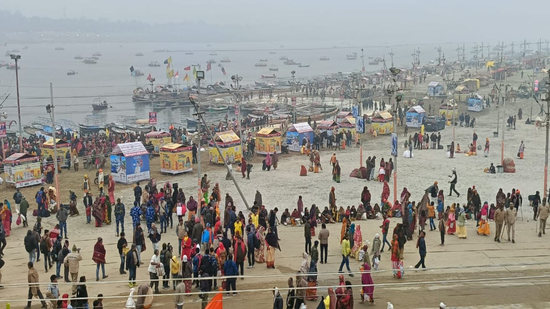 Makar Sankranti Flood of faith gathered on the banks of Sangam, lakhs of devotees took a holy dip