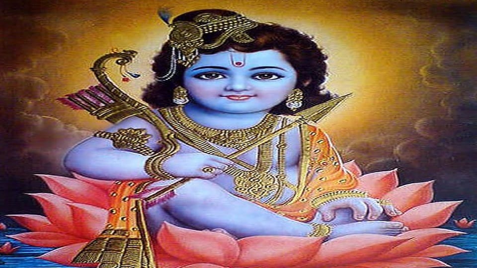 Glass artwork in the form of Lord Shri Ram child made in Aligarh