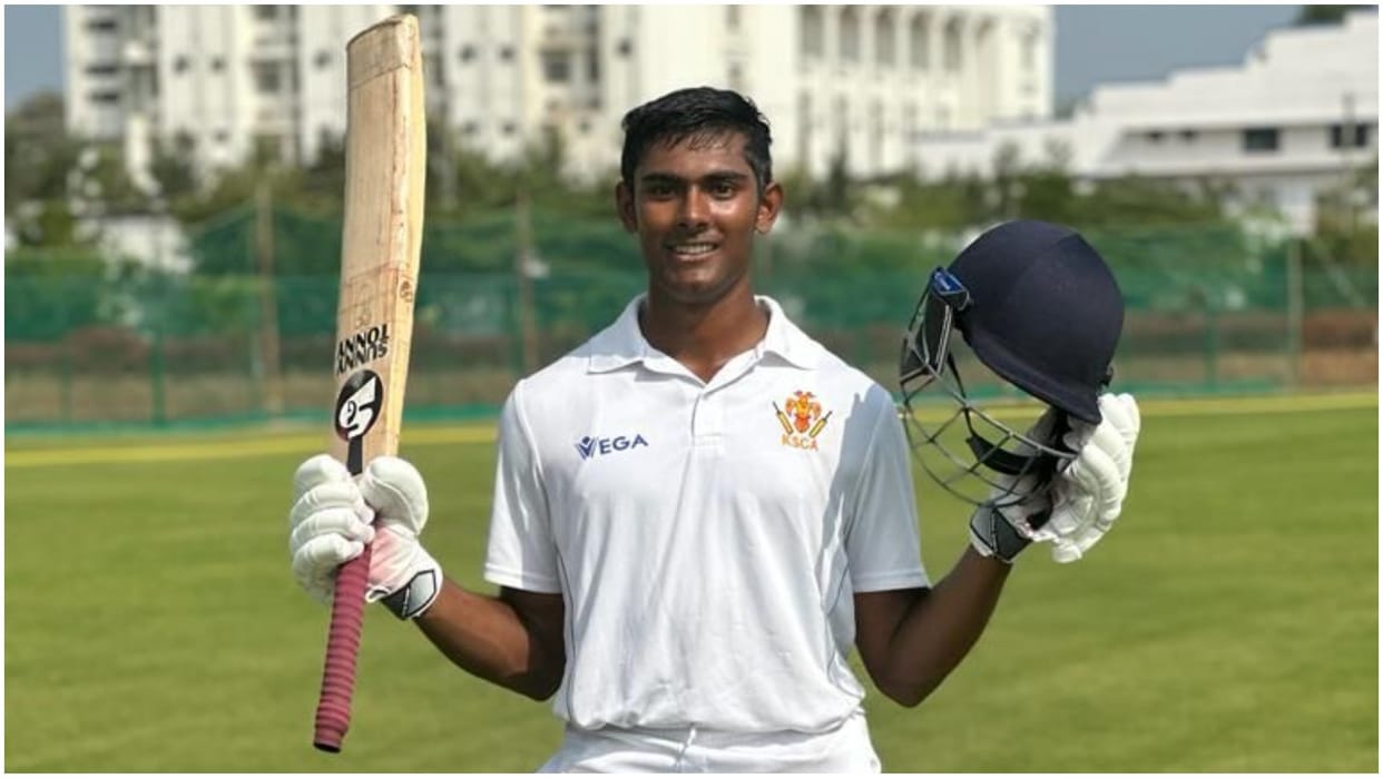 Who is Prakhar Chaturvedi scored 404 runs Cooch Behar Trophy Final Mother scientist father software engineer