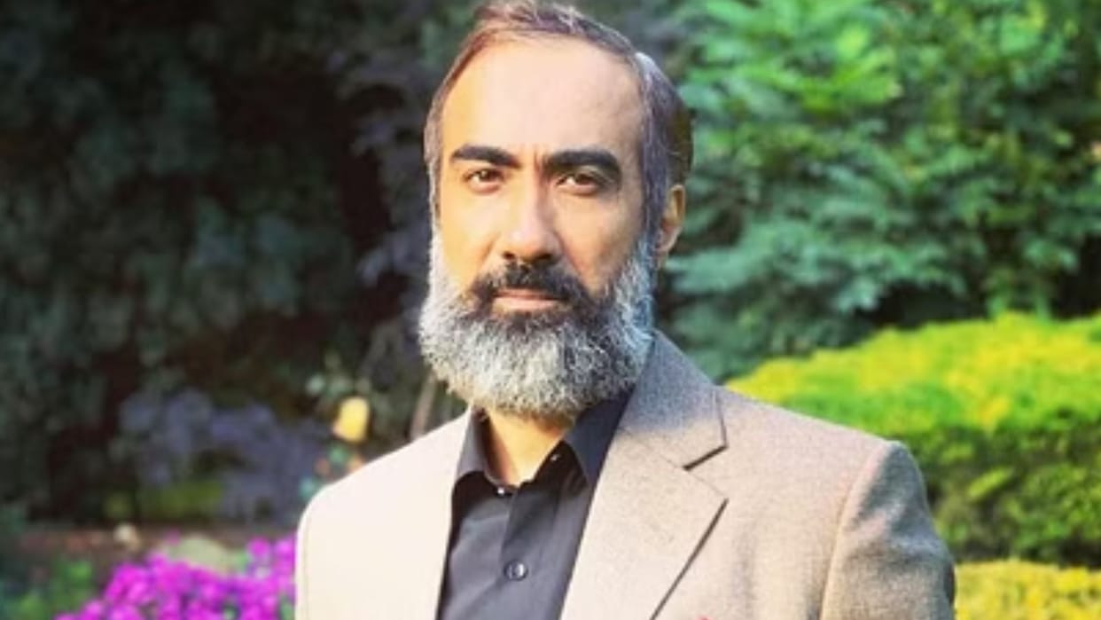 Ranvir Shorey Lashes Out At Airlines For Over 10 Hours Delay says I will file a complaint against the company