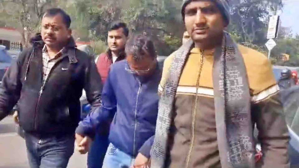Gwalior News: Police presented officer Sanjeev Tantuve, who made obscene demands from girls, in court.