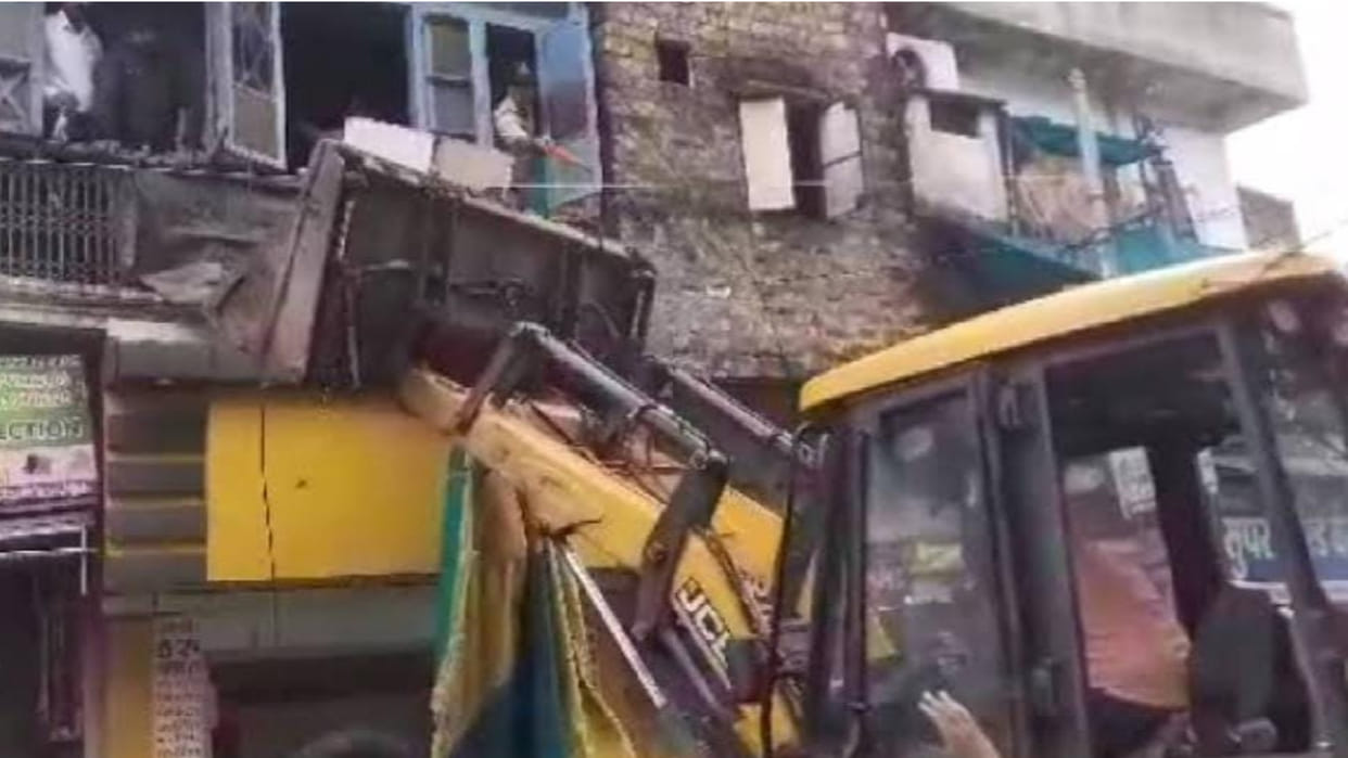 Third accused gets bail in the case of spitting on Baba Mahakal ride