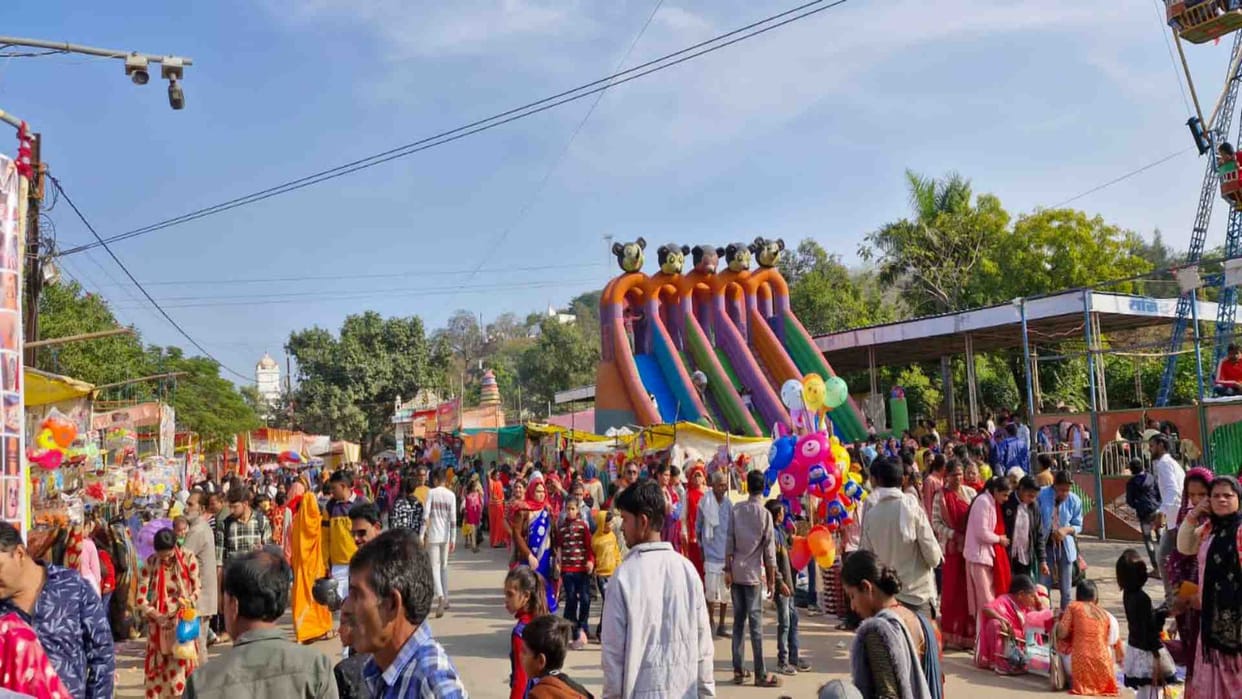 Four day fair of British era begins in Jatashankar Dham of Damoh