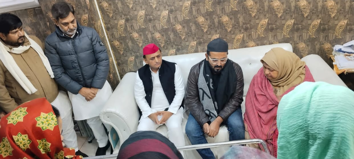Munawwar Rana: Lucknow is the cave of literature, bury me here, Akhilesh Yadav paid tribute