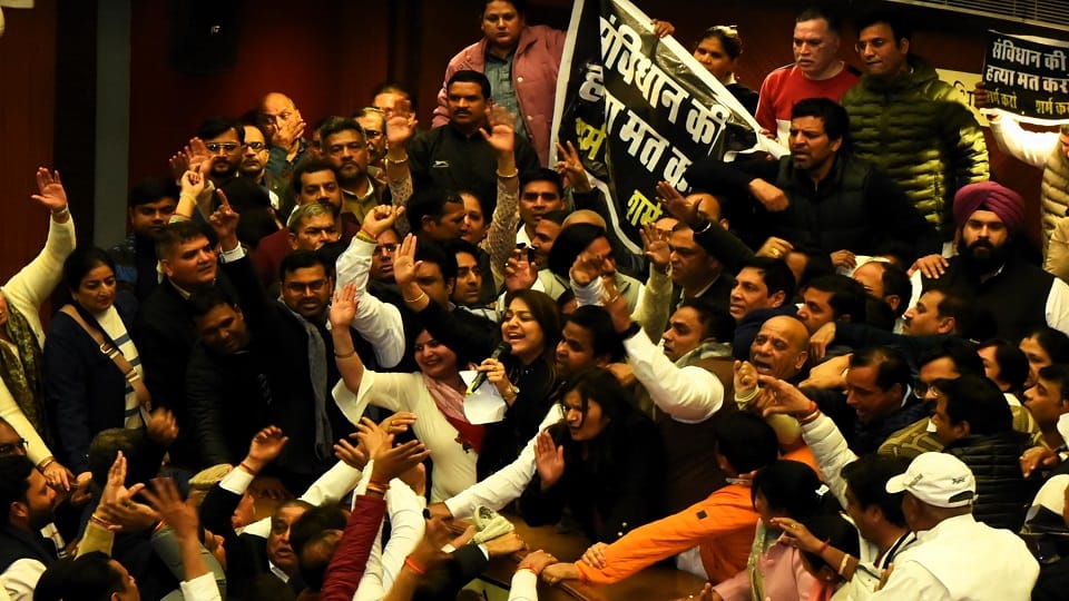 MCD Meeting Uproar in Delhi Municipal Corporation meeting