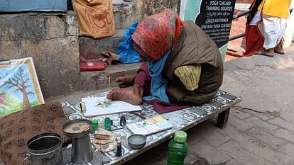 Ram Mandir Rishikesh Lady who have no hands make painting by foot inspirational story