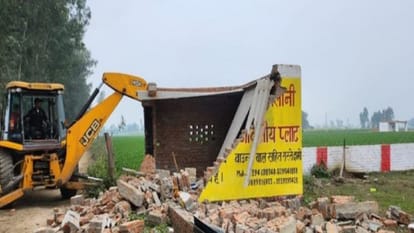 Demolition action started against illegal plotting in Shahjahanpur