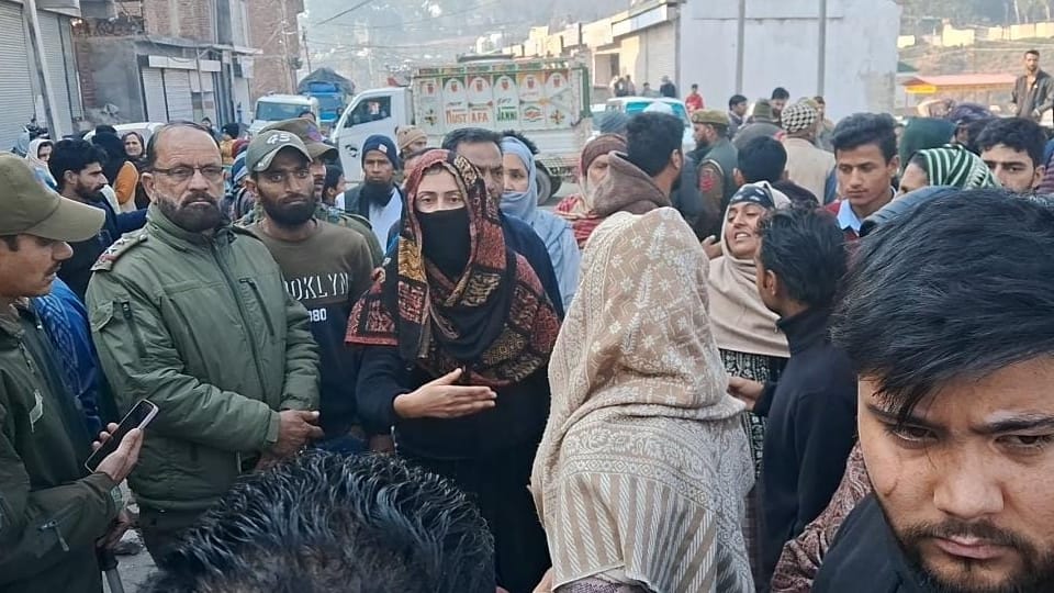 Rajouri Accident: Car driver hit 65 year old man and run away family members protest