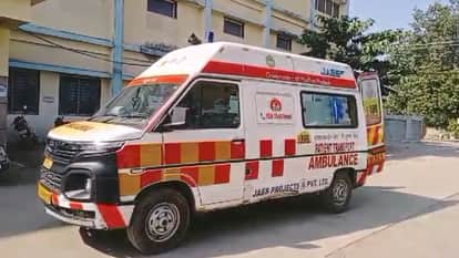 Shajapur Doctors Refer Pregnant Woman To Shajapur She Delivers In Ambulance