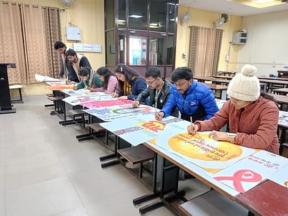 BHU के कलाकारों की अनूठी पहल: राम मंदिर में अर्पित करेंगे कैलीग्राफी से बने रामदरबार, खास तरीके से किया तैयार BHU artists will be offered Ram Darbar made of calligraphy in Ram Temple Ayodhya