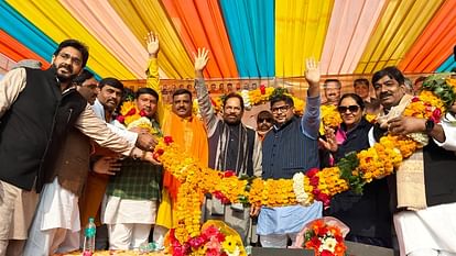 Bareilly: Mukhtar Abbas Naqvi targeted the opposition alliancepower.