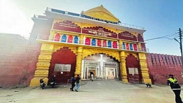 Ayodhya: Raghubar Das's big camp...this is not a soldier's place, it is a place for saints