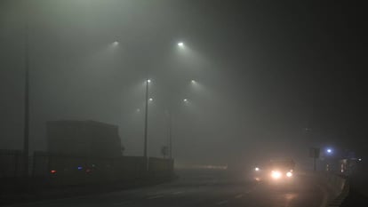 Agra Weather: सर्द हवाओं ने पहले से अधिक बढ़ाई ठिठुरन, अलाव भी नहीं दे सके राहत Agra Weather Forecast Update Today Cold winds have increased chill more than before