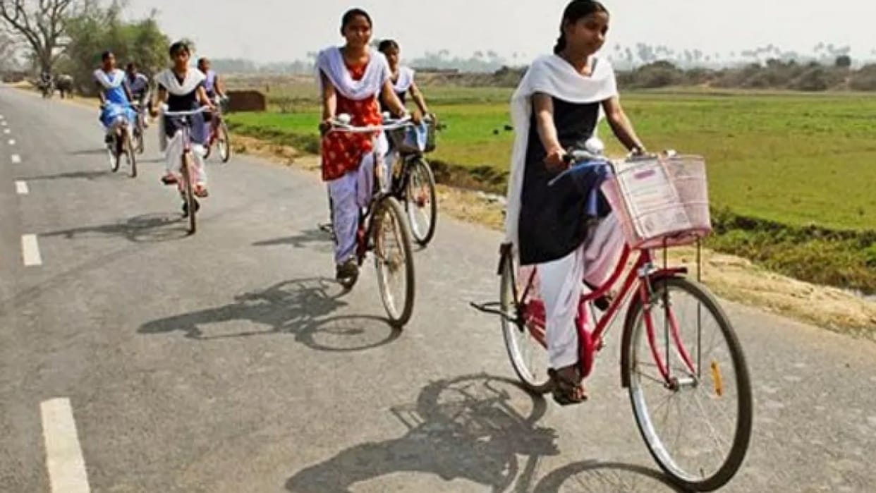 As education session is about to end, 1,725 school children of Ujjain have not received bicycles yet