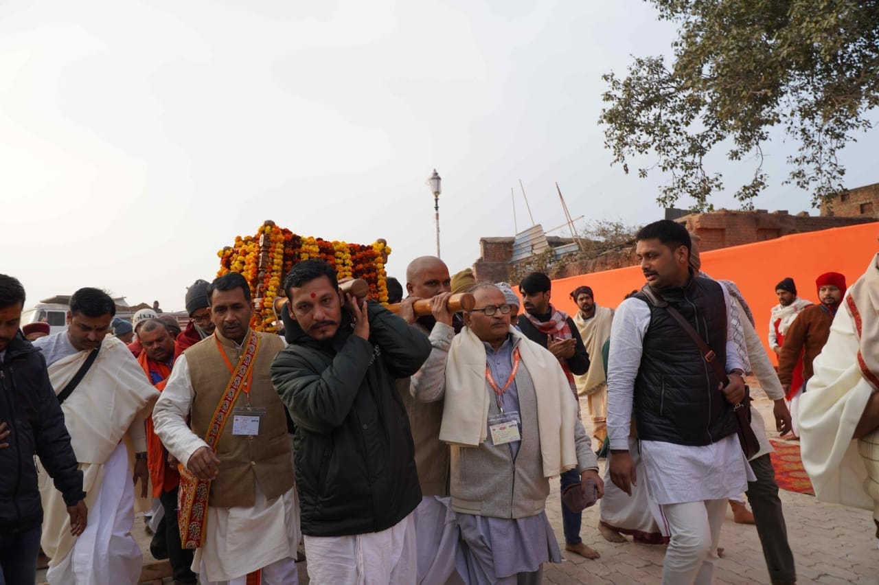 Pran Pratishtha: Before sitting in the temple, Ramlala went on a tour, see fascinating pictures