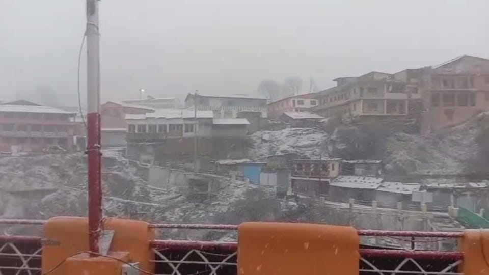 Uttarakhand Weather Update Today Snowfall in char dham and Auli after Long Time Photos