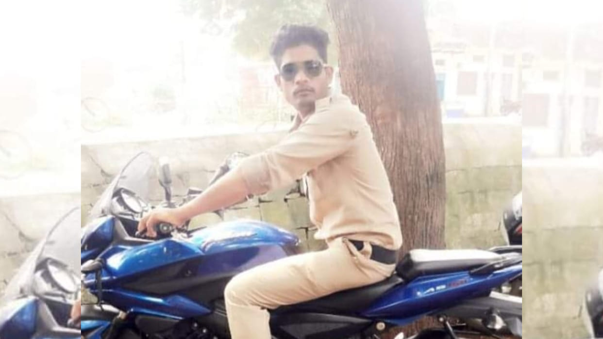Damoh News: A member of the city defense committee was committing hooliganism wearing khaki uniform