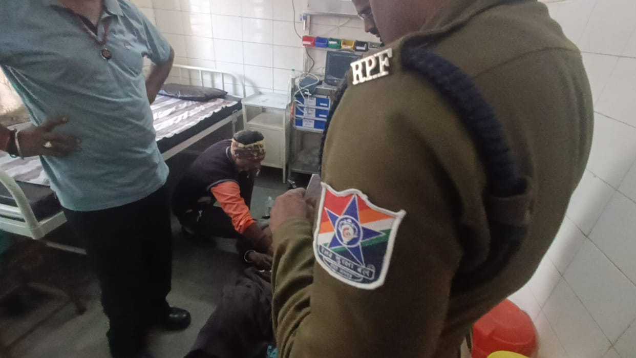 Young man gets hit by high tension line at railway station