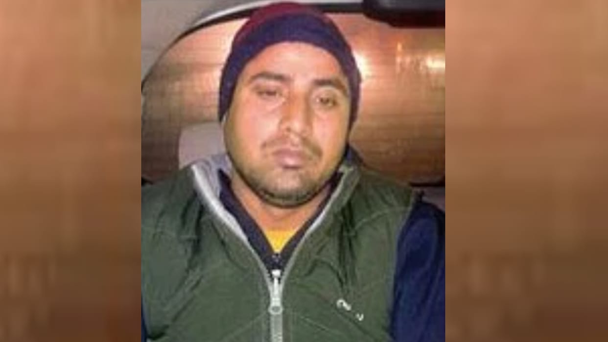 Cyber fraud arrested in Lucknow.