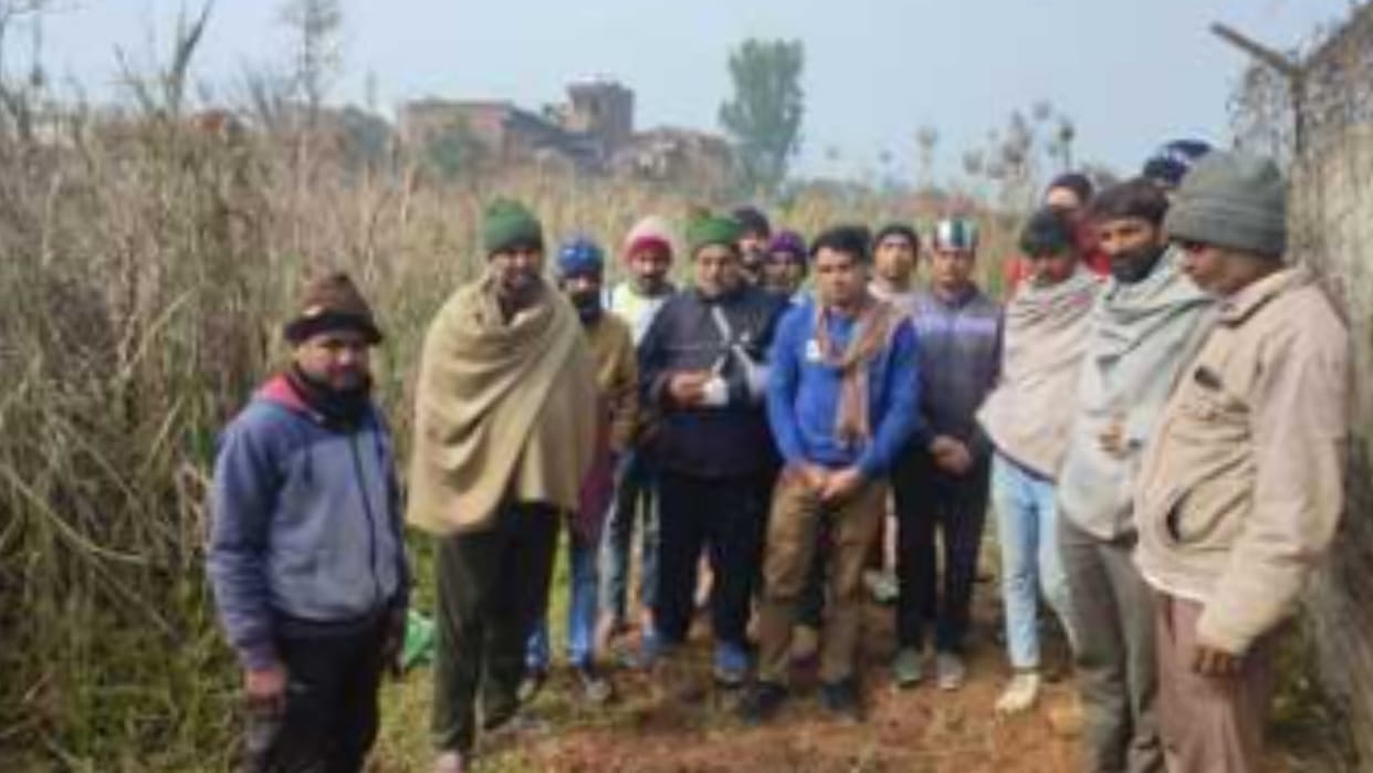 Shamli: Allegation of encroachment on child crematorium land, body buried in mud, a girl died last night