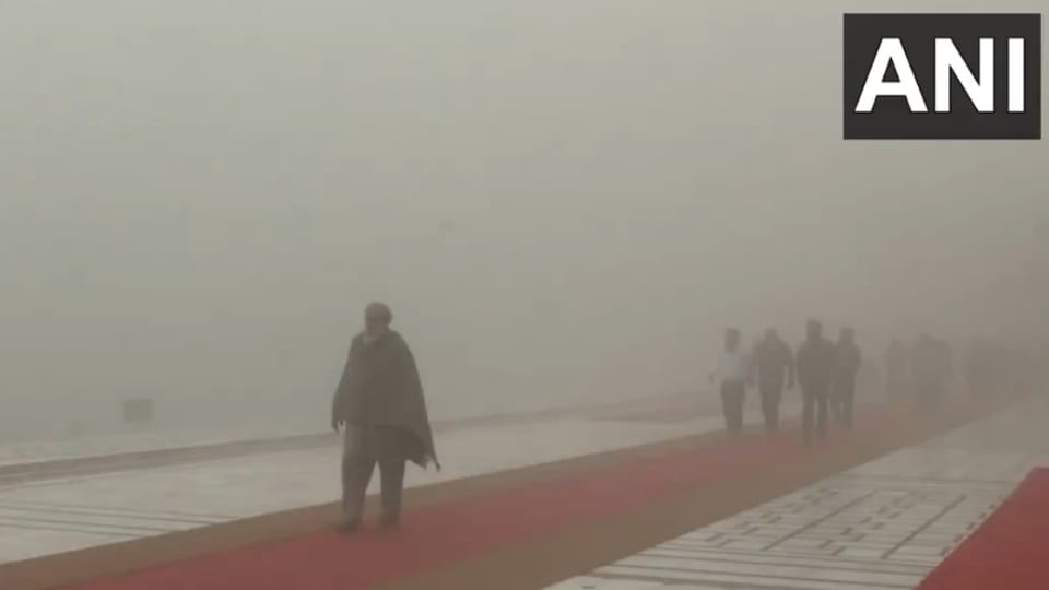 Dense fog in Amritsar results in minimal visibility Punjab Weather Update
