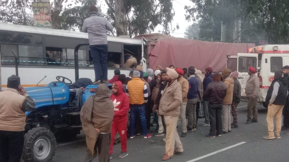 Accident on Jalandhar Pathankot highway in Punjab; Punjab Police bus collides with truck, four soldiers killed