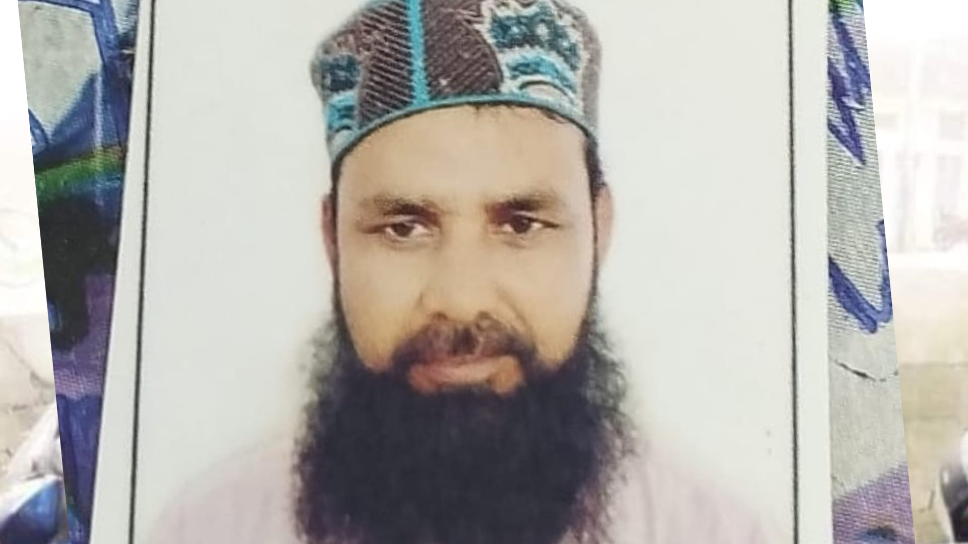 टीकमगढ़ पुलिस ने दुष्कर्मी बाबा को गिरफ्तार कर लिया है।