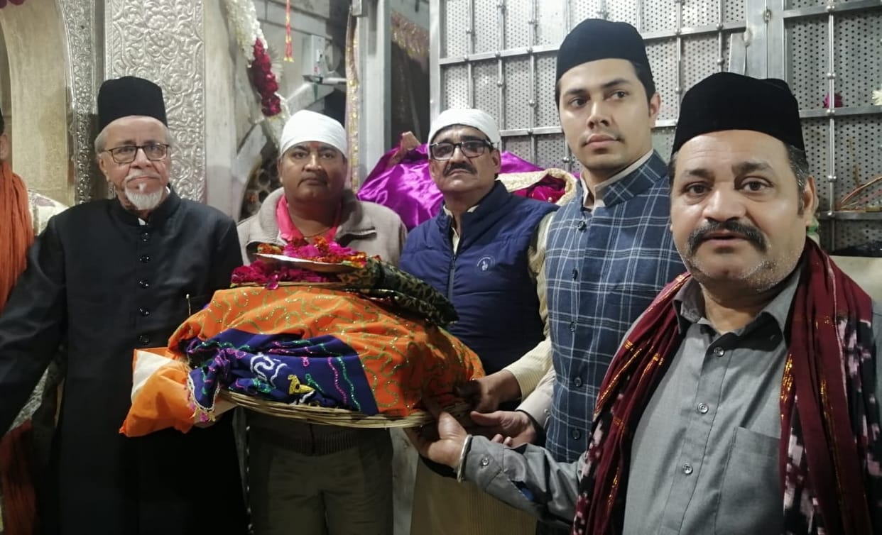 Ajmer News Former CM Ashok Gehlot chadar presented in the Dargah of Khwaja Saheb