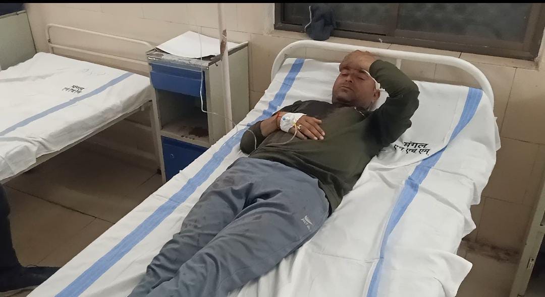 Shahdol Jail Prahari Beaten Infront of Jail Gate, Hospitalised
