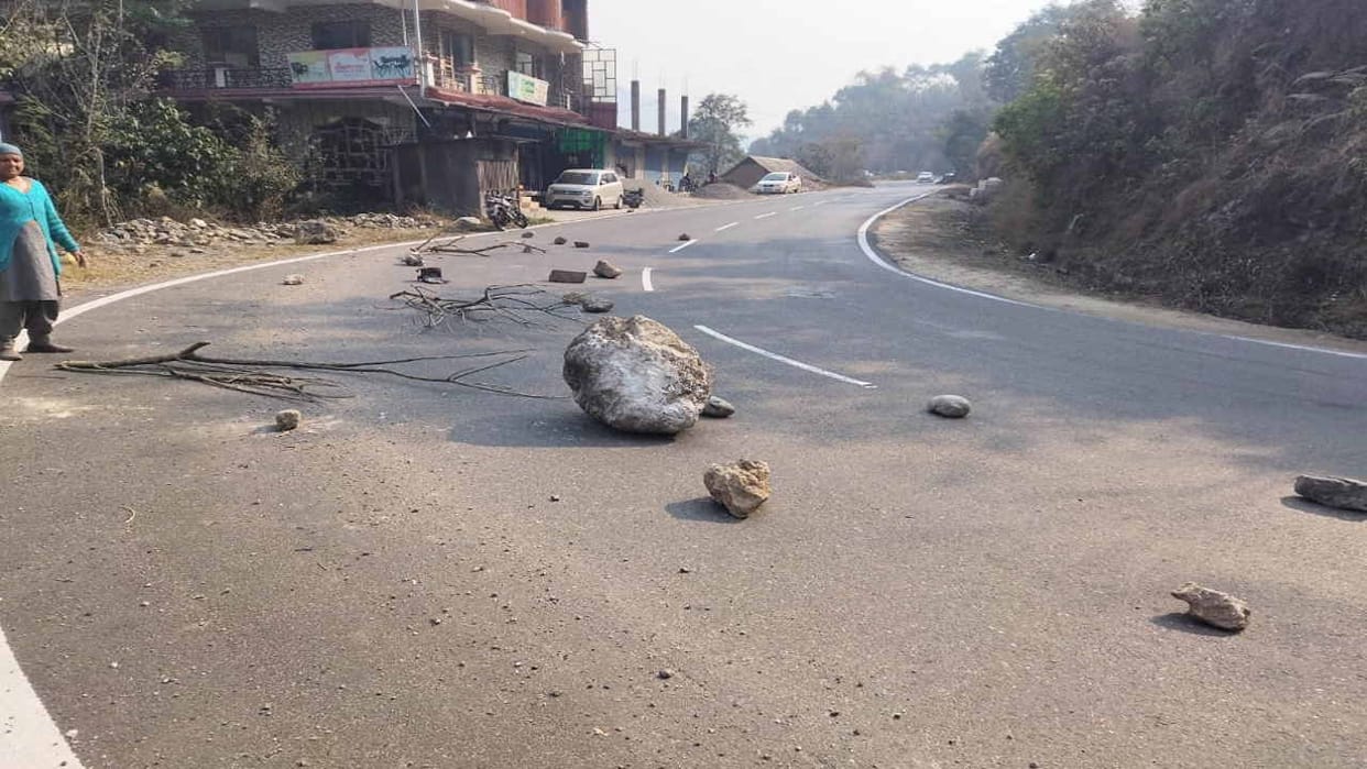 Rajkant again disrupted Shimla-Dharamshala highway near Mangrot