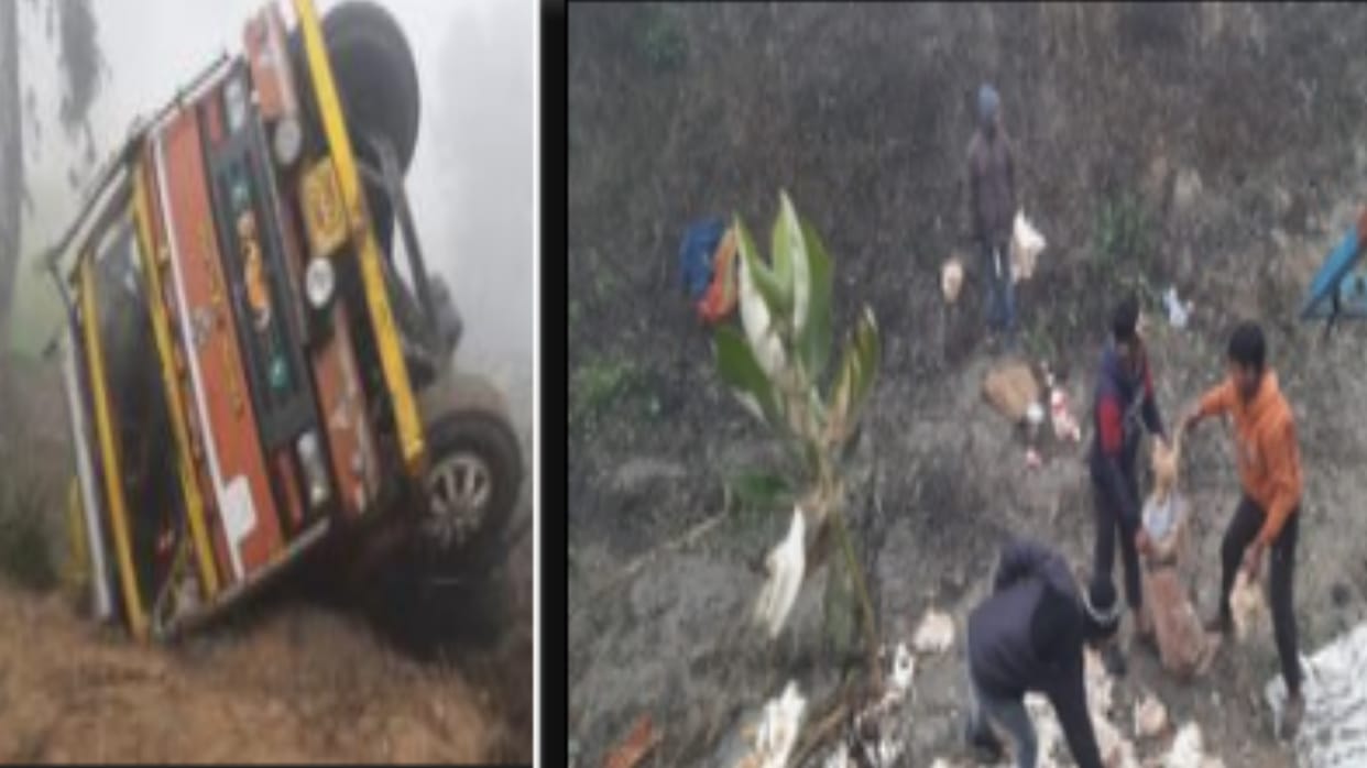 Muzaffarnagar: Three trucks overturned in a ditch, driver and cleaner of all three injured