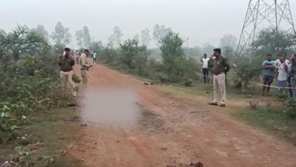 Half burnt body of unknown woman found in Bemetara