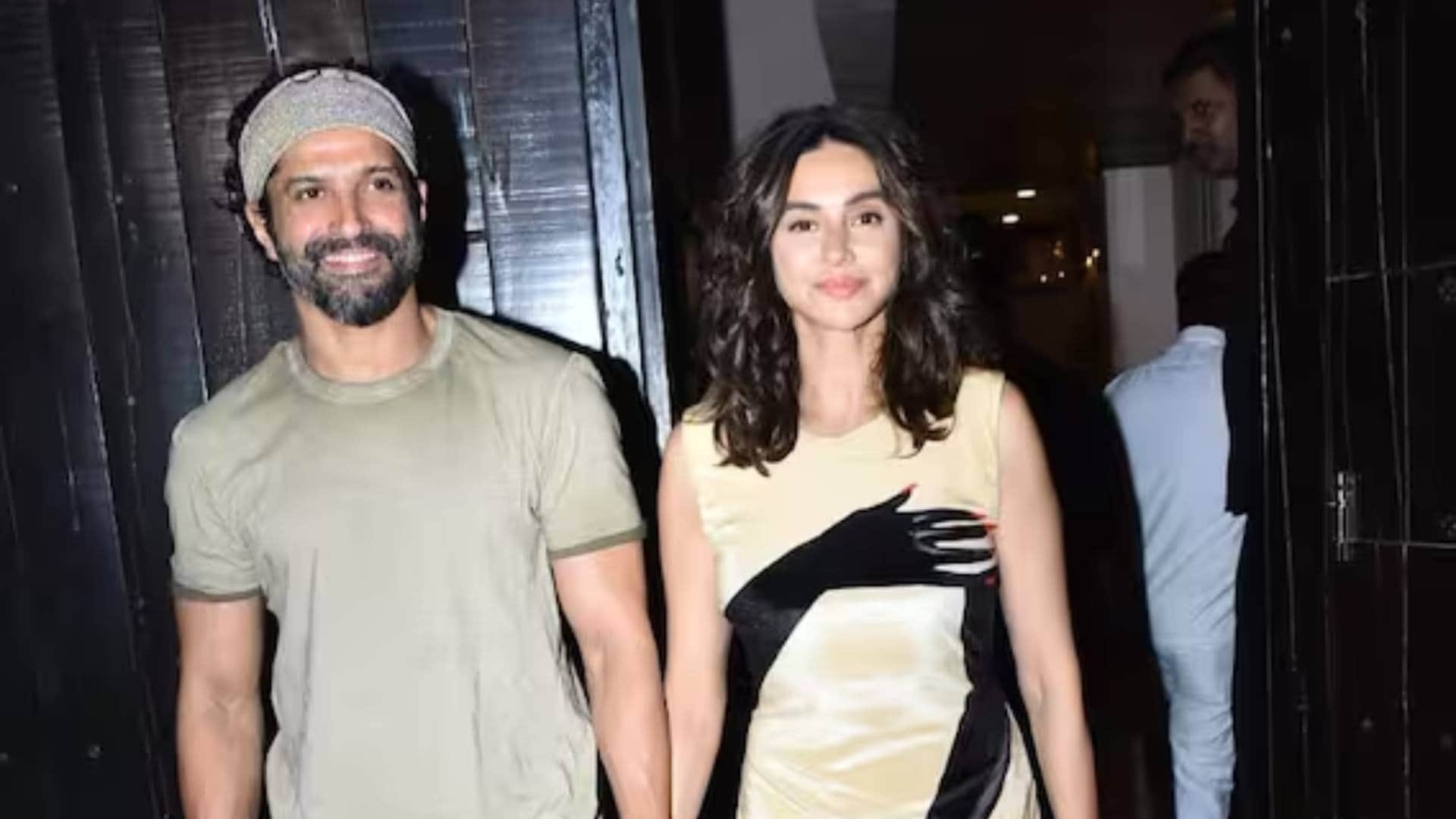 ANIL KAPOOR HOST A SPECIAL BIRTHDAY PARTY FOR JAVED AKHTAR SONAM KAPOOR FARHAN AKHTAR ATTENDED